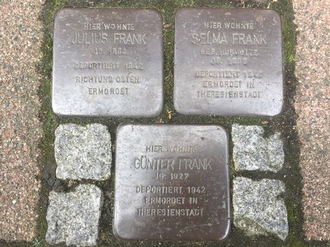 Die Stolpersteine der Familie Frank. 